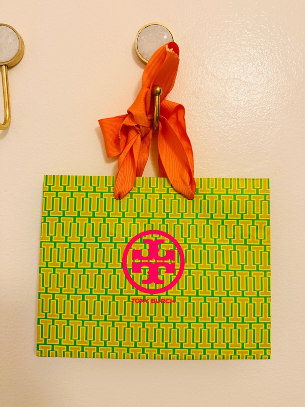 💗Tory Burch 💗 Patterned Gift Bag in Neon Green & Yellow with Pink Logo